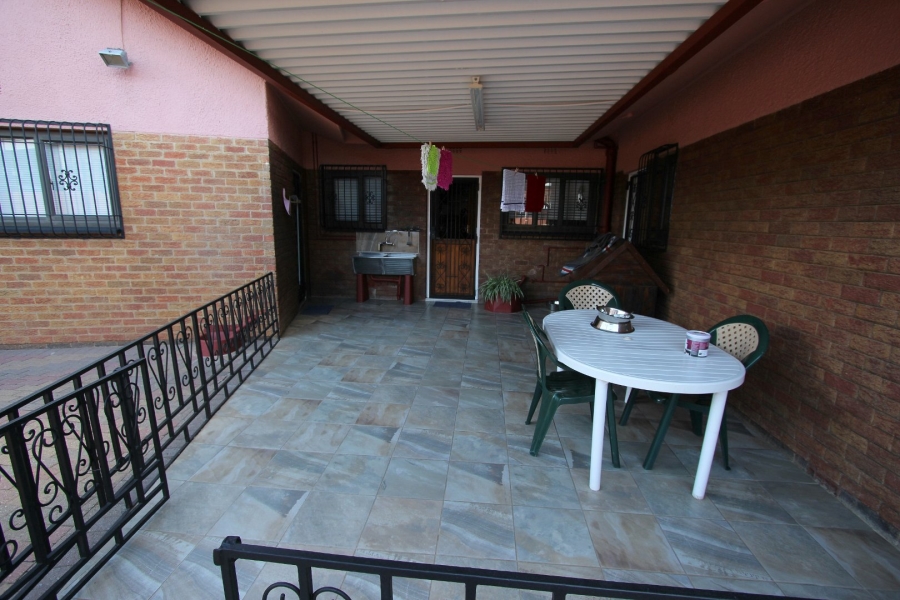 4 Bedroom Property for Sale in Naudeville Free State